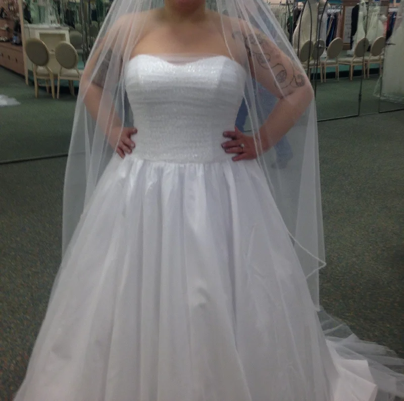 Year-End Sale David's Bridal DB Ballgown